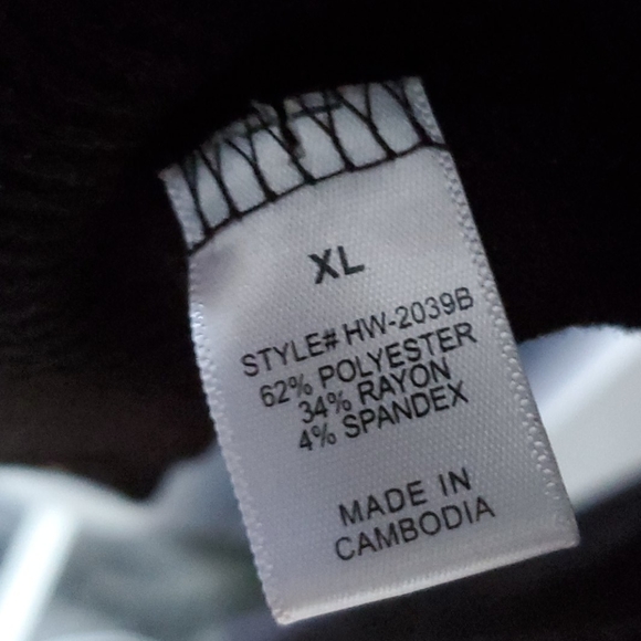 Black snap cardigan sweater - Picture 2 of 4